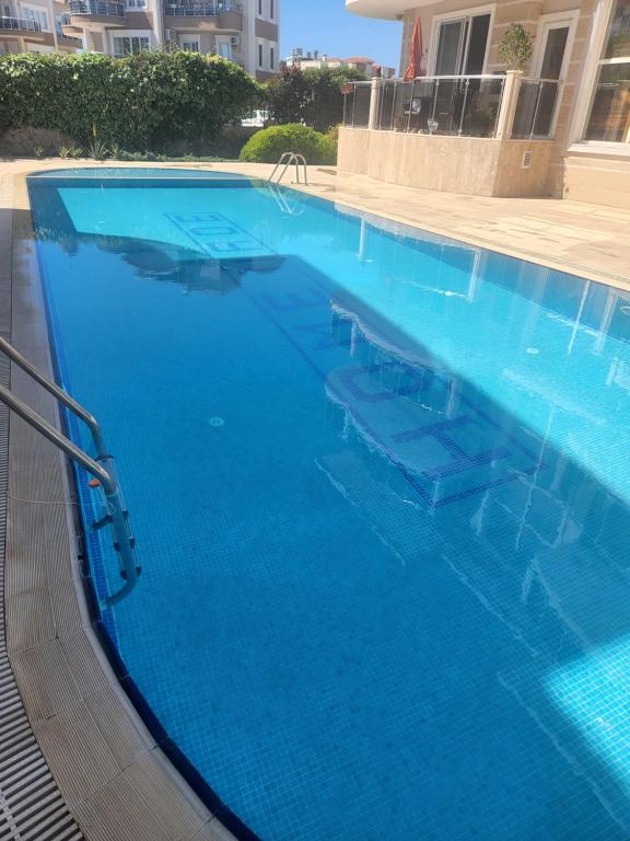 2 Bedroom Renovated Apartment