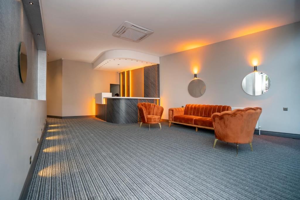 Center Suite