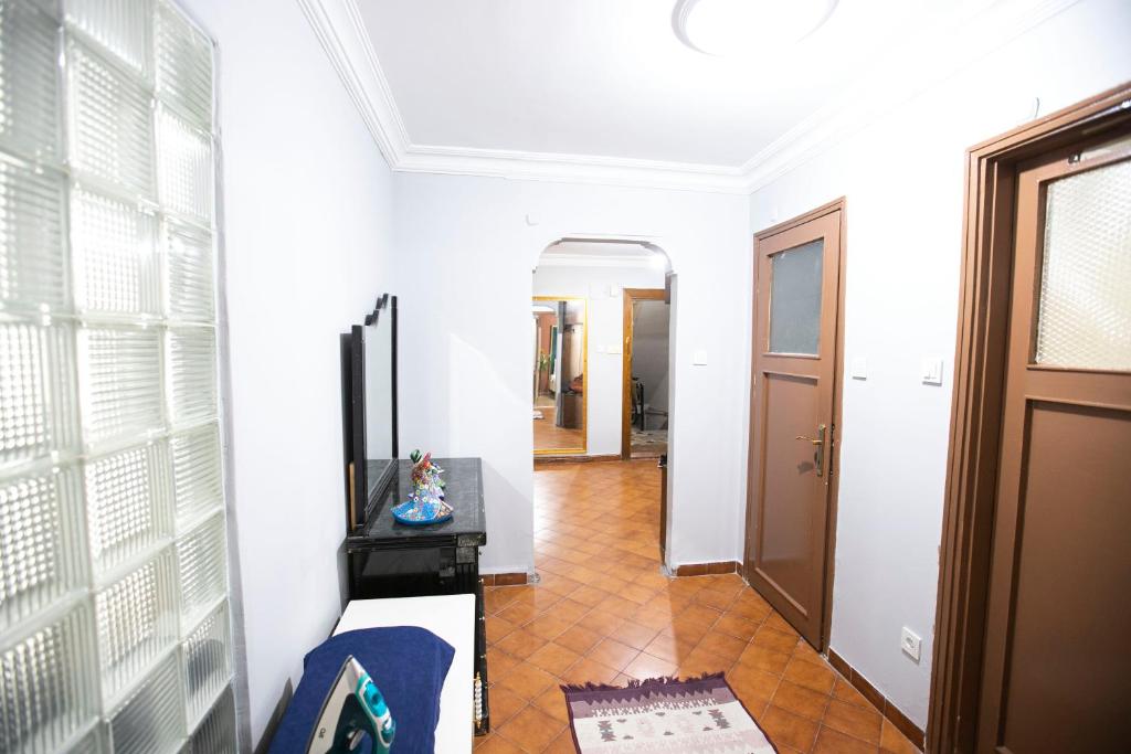 3 Diffrent Family Apartments At Center Walking 5 Minutes