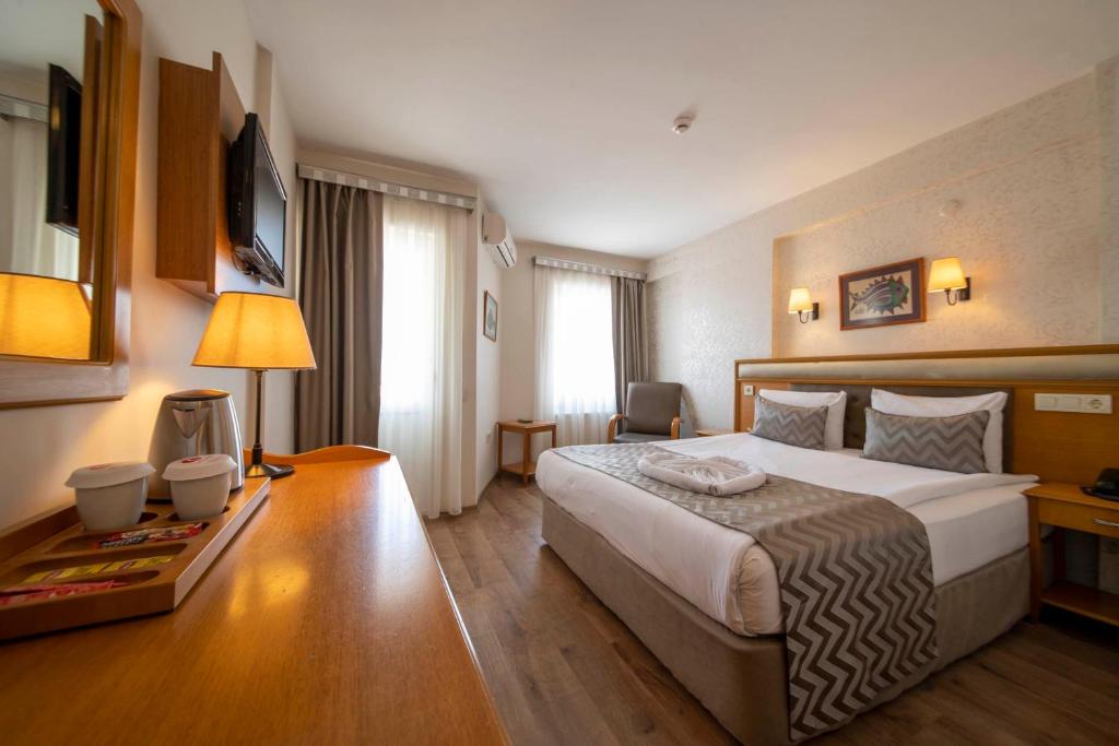 Çanak Hotel