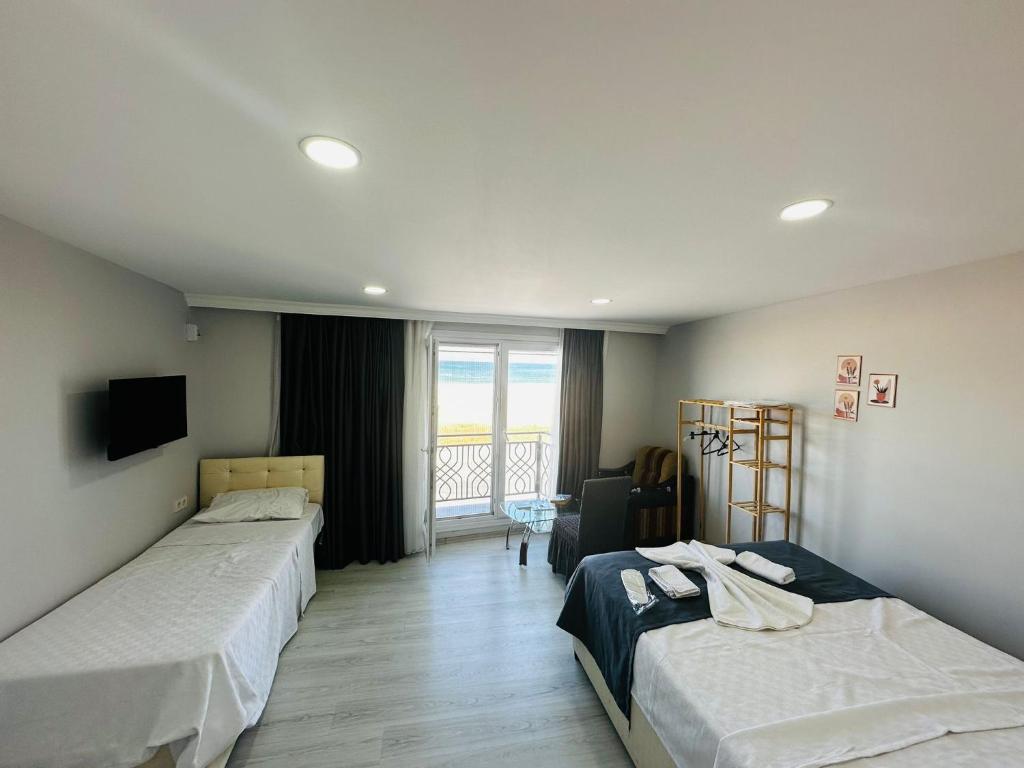 Holiday Beach Hotel