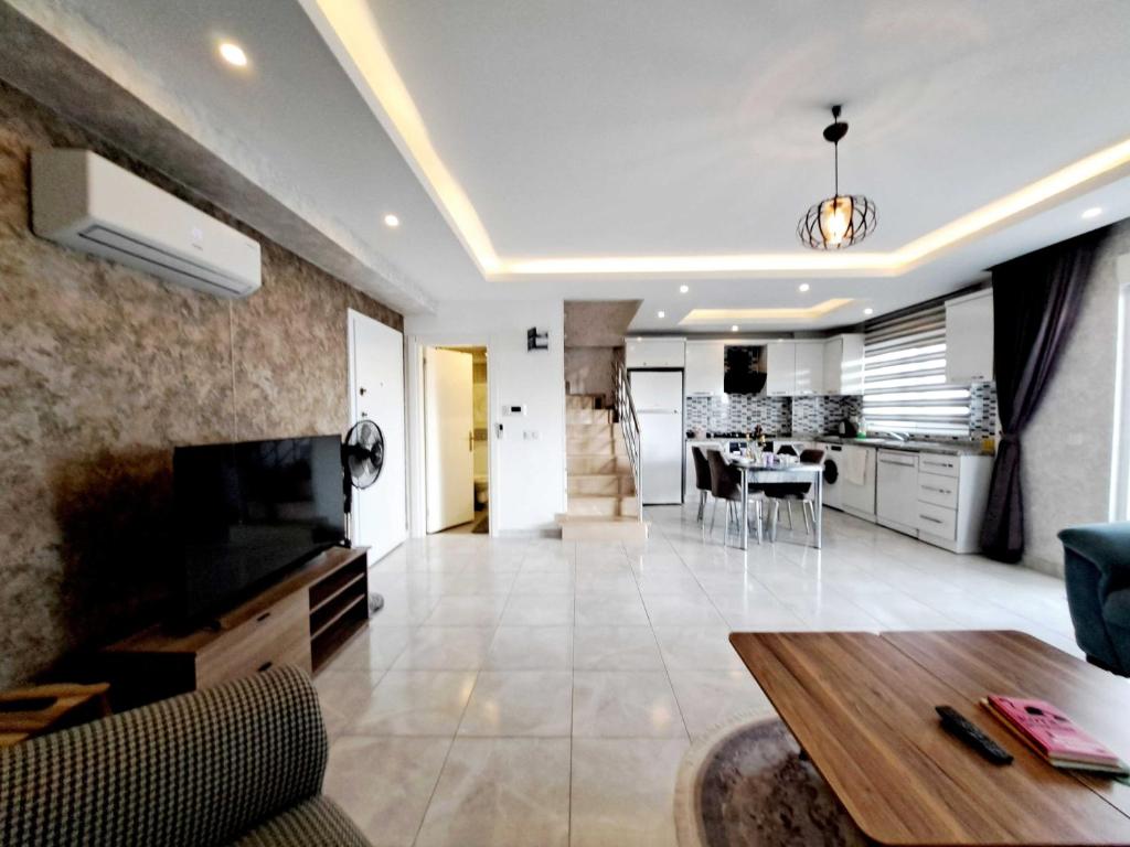 Alanya Kestel Pool, Beach 200 mtr