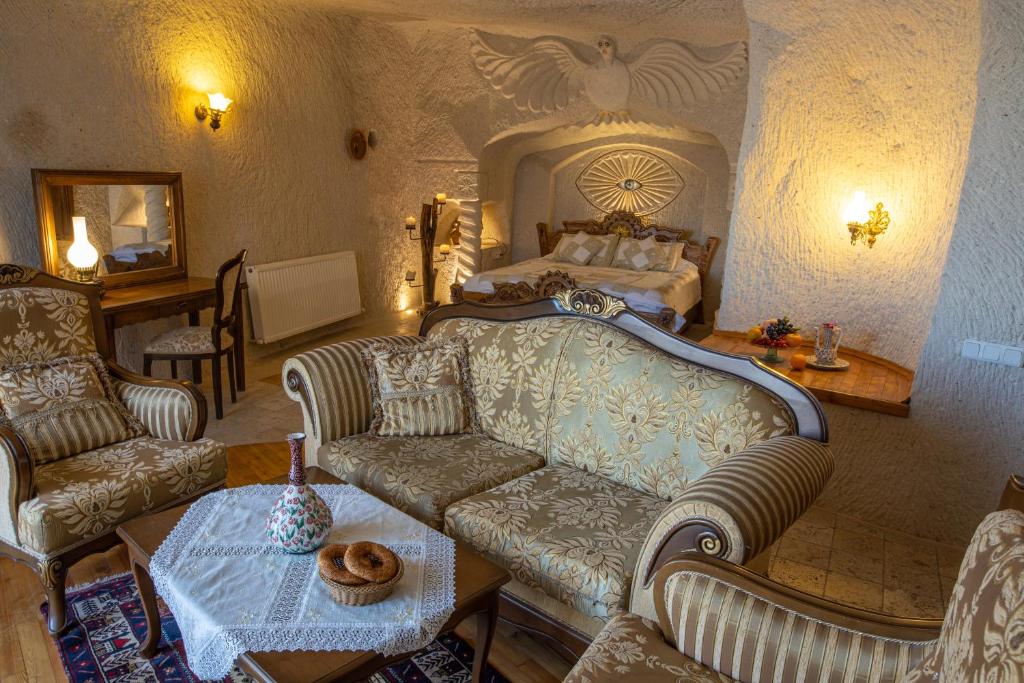 Arif Cave Hotel