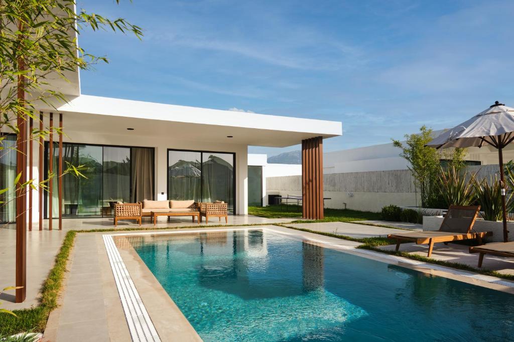 Ashta Nordic Suite