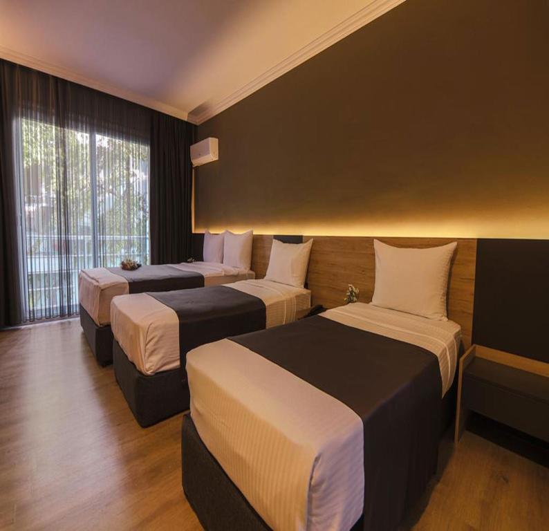 AtaÇesme Otel