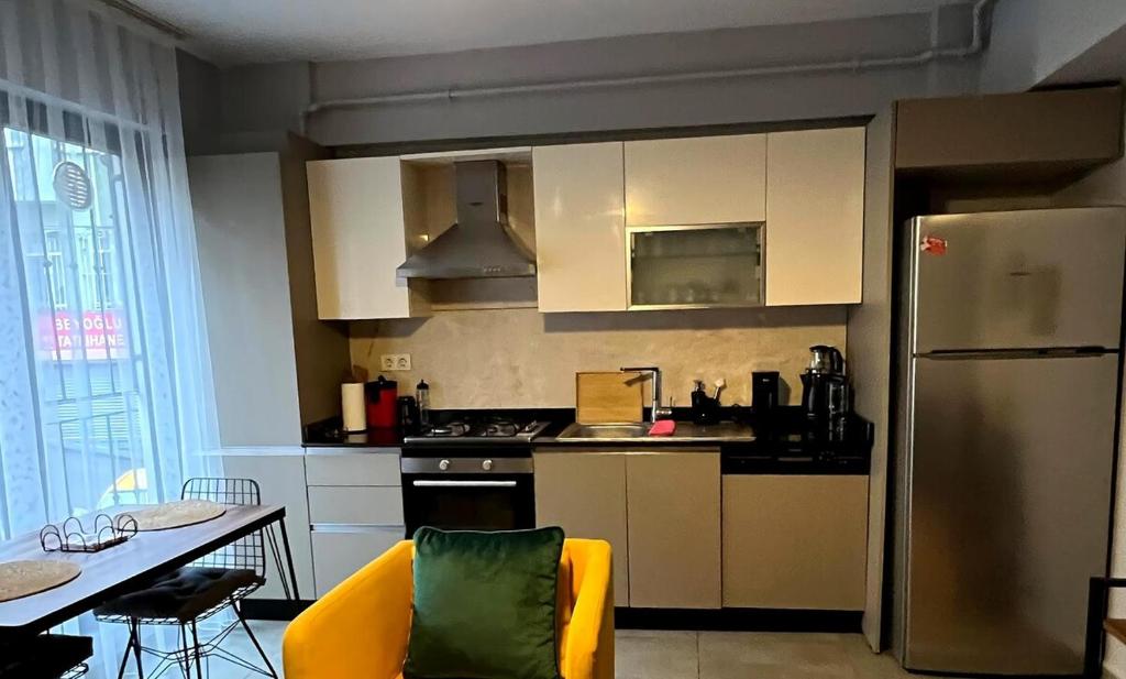 Central New Apartment in Beyoglu