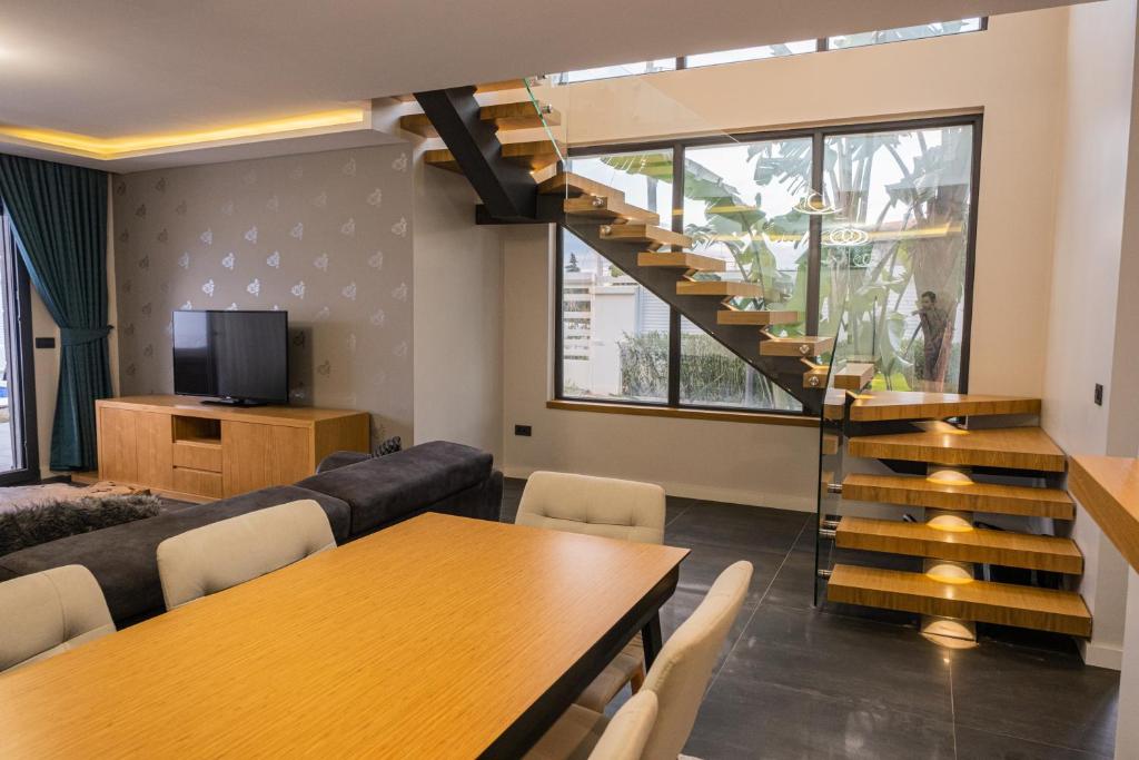 Çeşme lüks huzurlu yeni villa