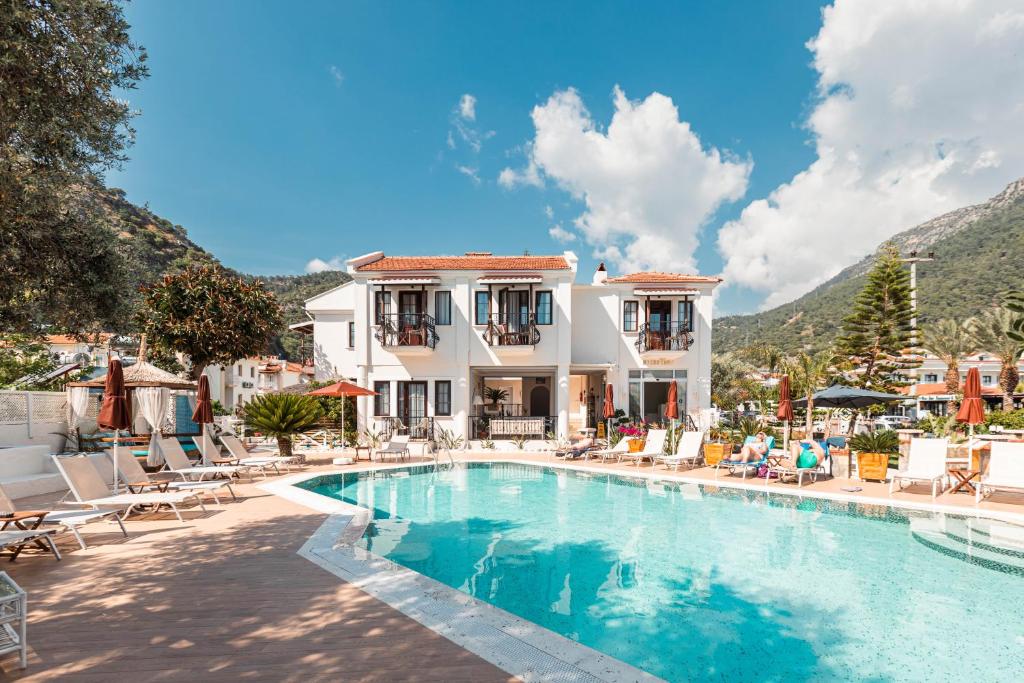 Club Pink Palace Hotel