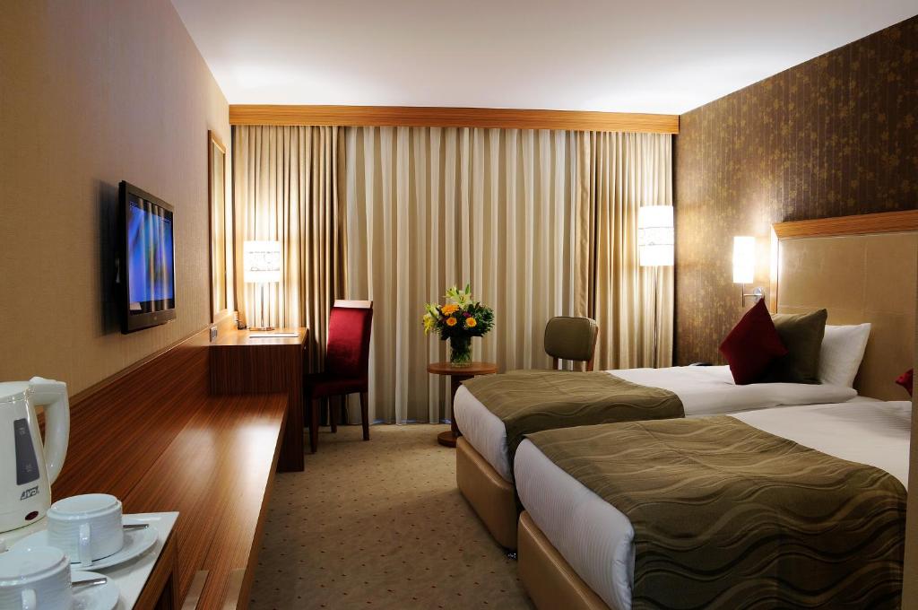 Demora Hotel