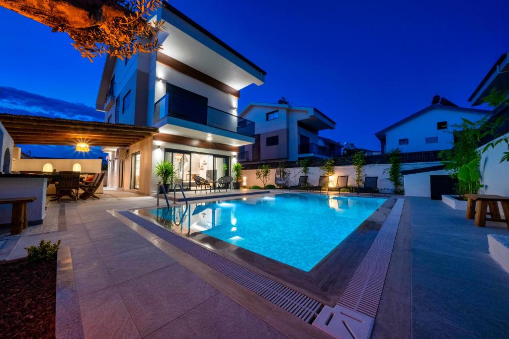 Casa Oliva City 1 with Sauna Pool Patio & BBQ