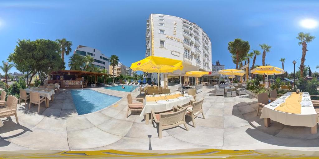 Far Life Hotel