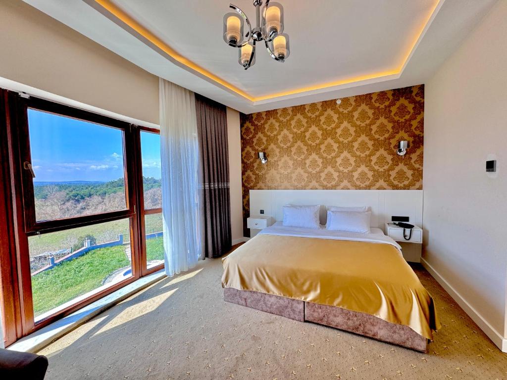 Green Roof Hotel & Spa