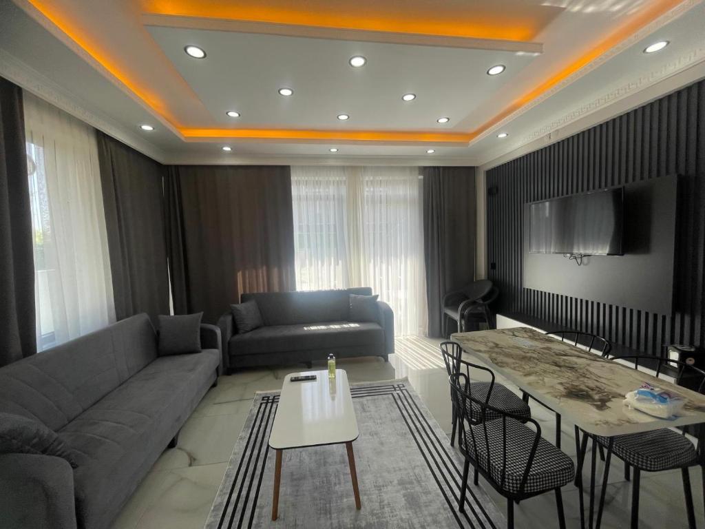 Sarımeşe Havuzlu Villa