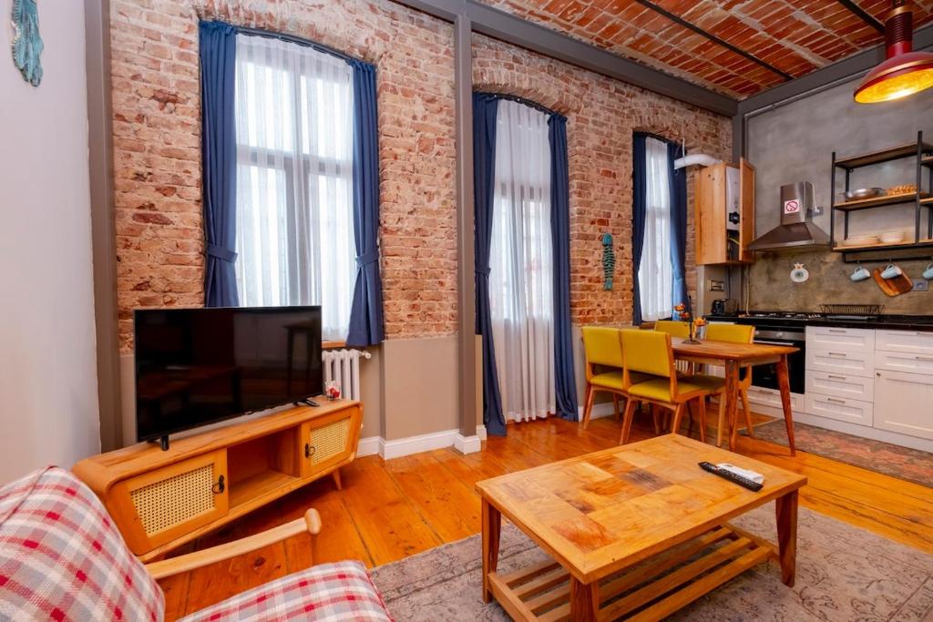 High Ceiliing and Stylish Flat