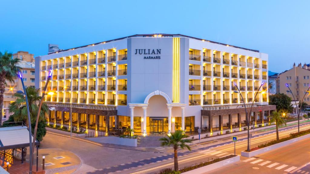 Ada Julian Marmaris