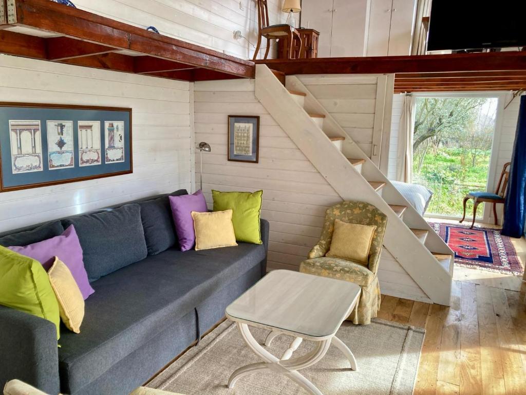 Lakeside Hideaway Cabin