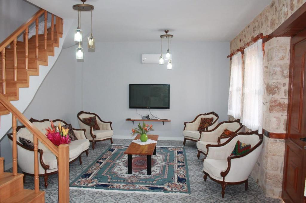 Leila old house