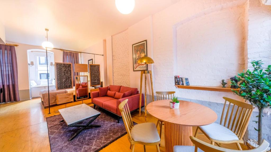 Mayer Loft Suites