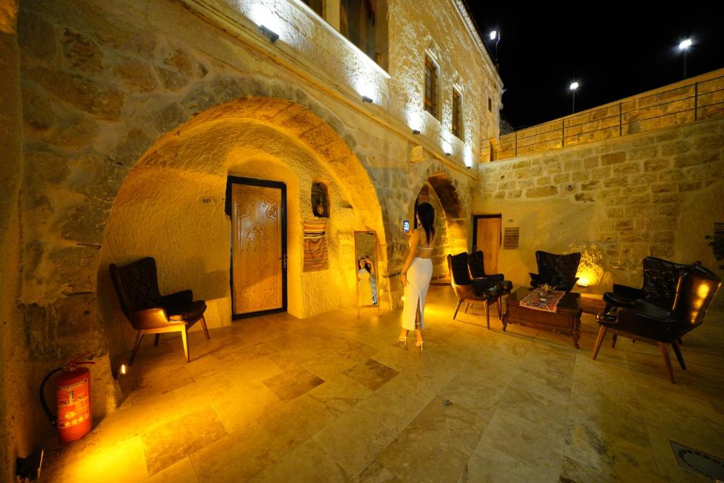 Memories Cave House