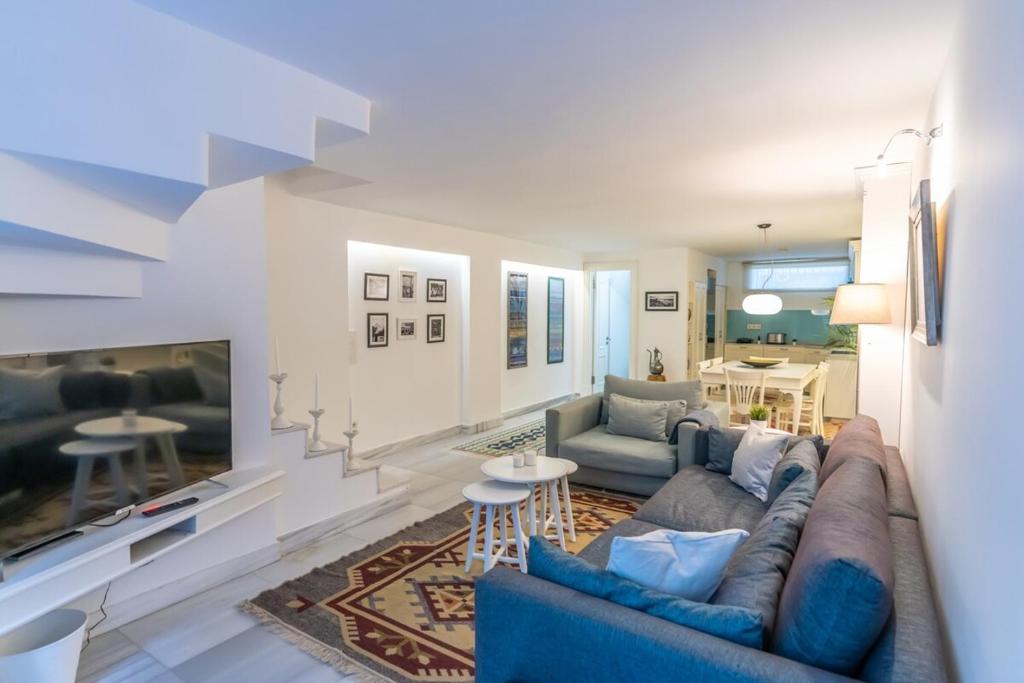 Duplex Modern City Gem With Terrace