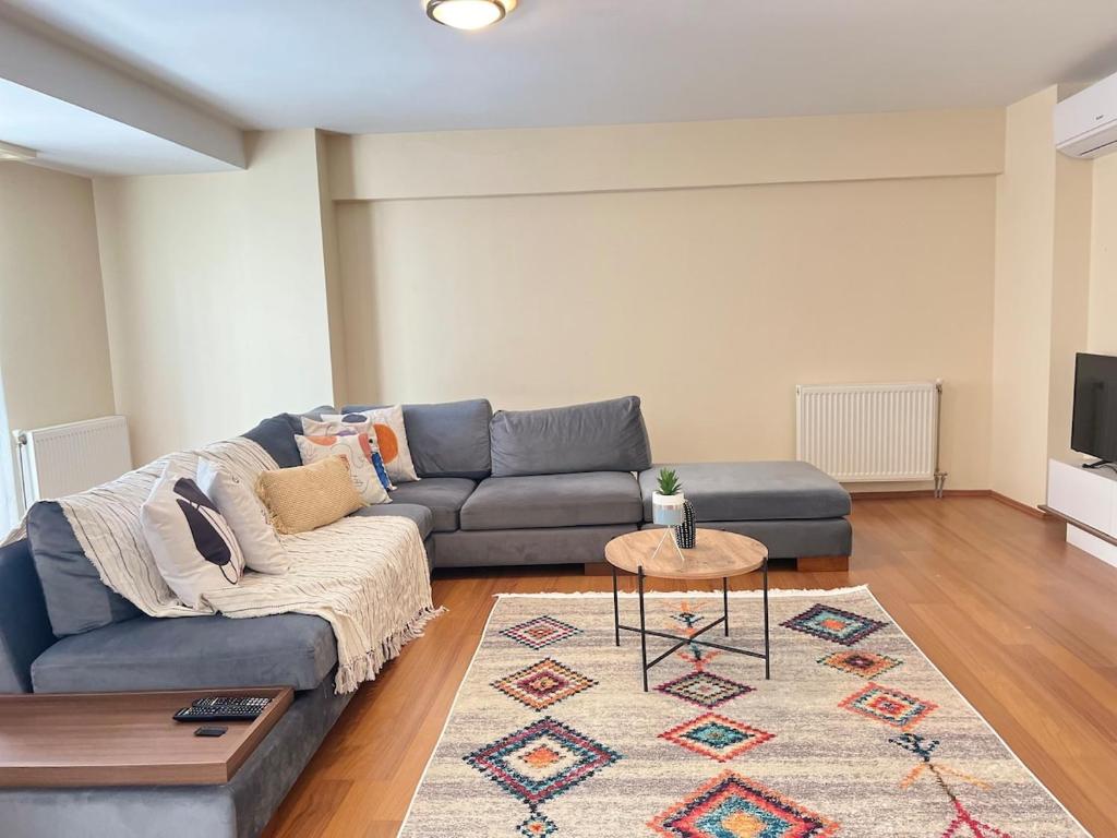 One Bedroom Central Apartment