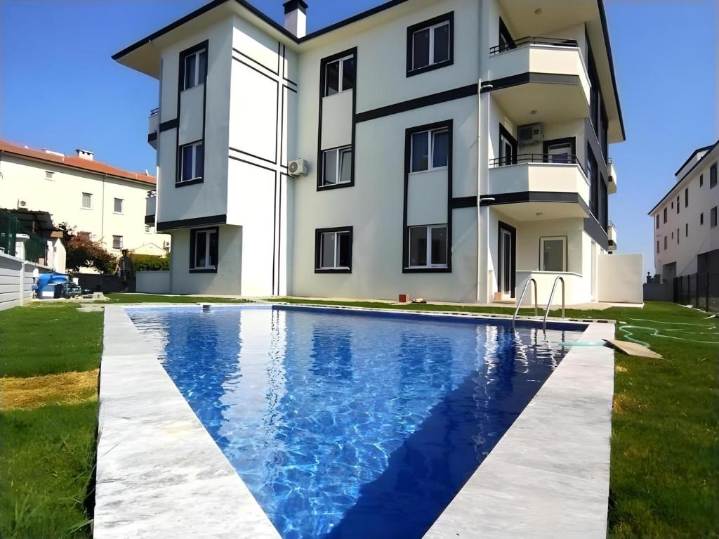 Oznur House