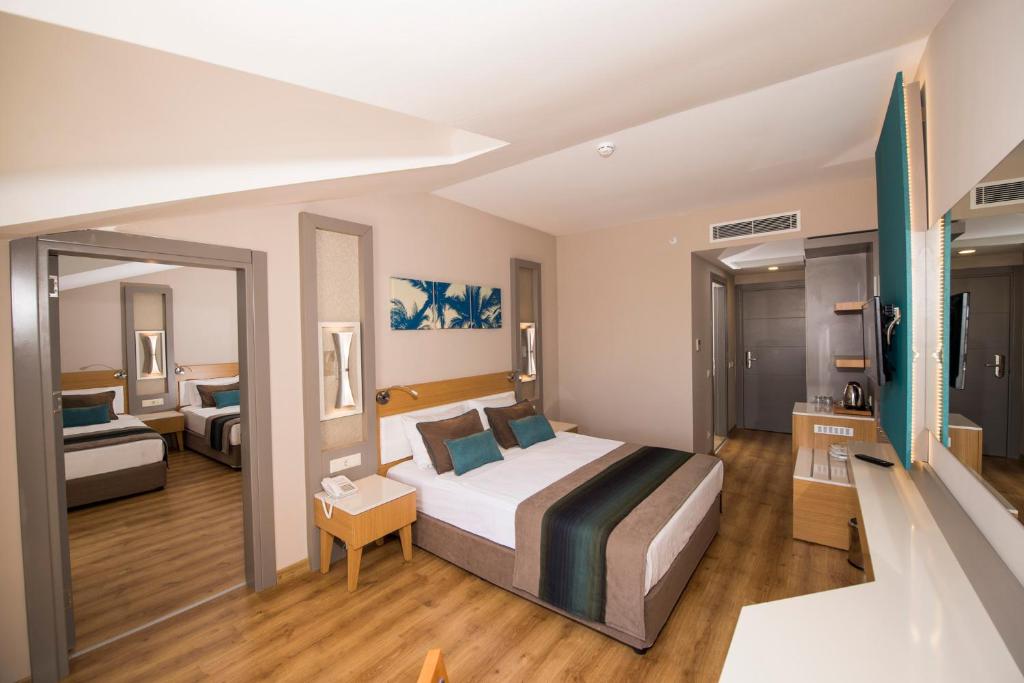 Palm World Side Resort & SPA