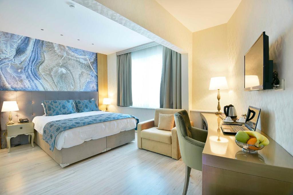 Adamel City Hotel