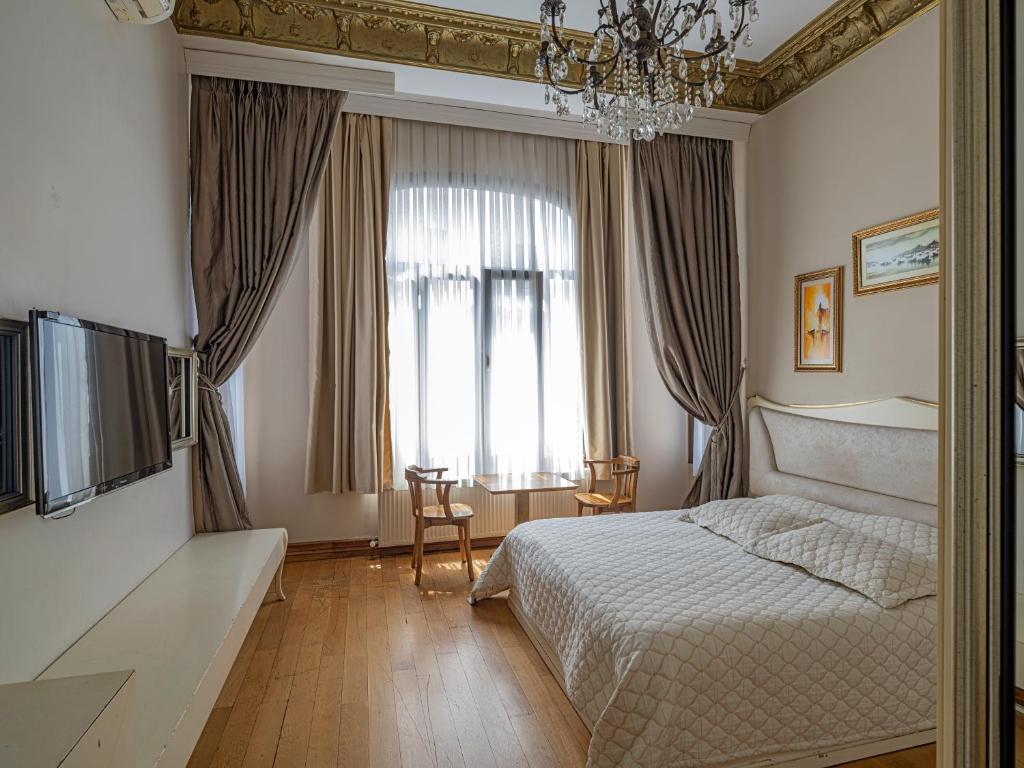Ragip Pasha Apartments