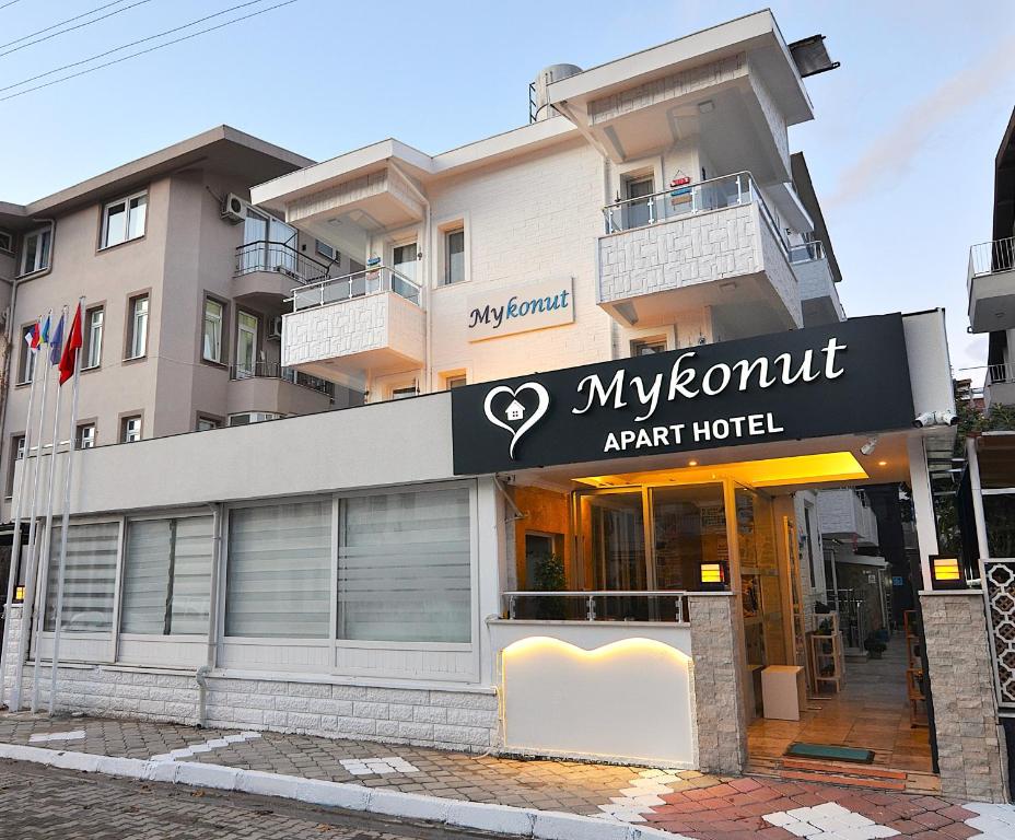 Royalis Apart Hotel by Mykonut