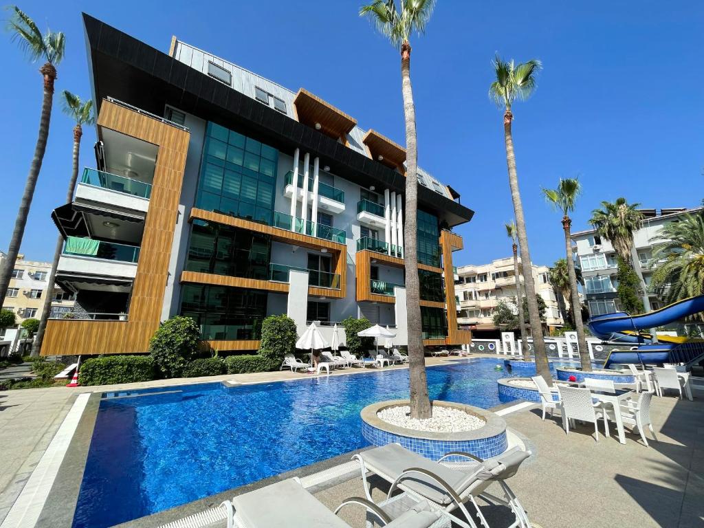 SA Apartments! 2bd Flat 200m to the Beach
