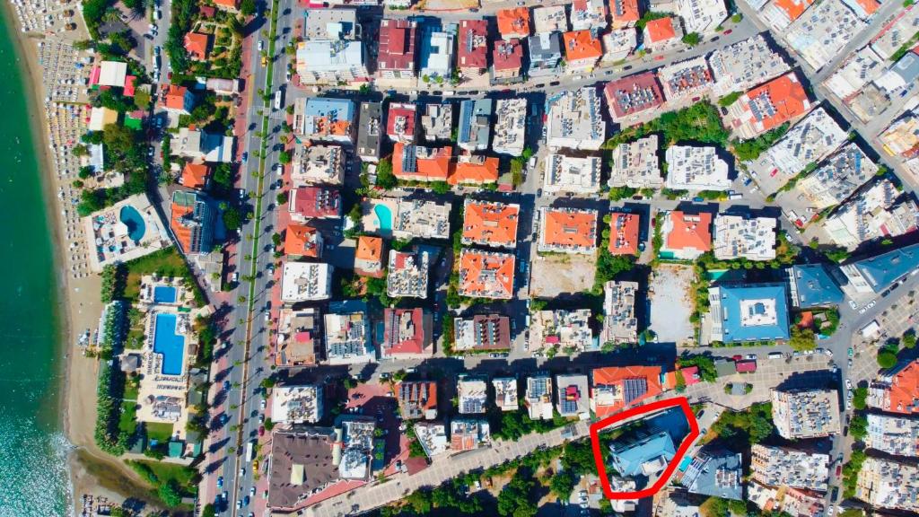 1bd Flat 200m to the Beach! Great Location!