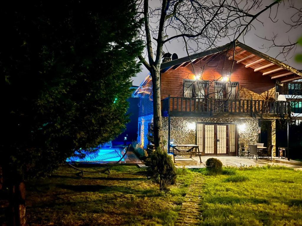 Sapanca Vi̇lla Bahce