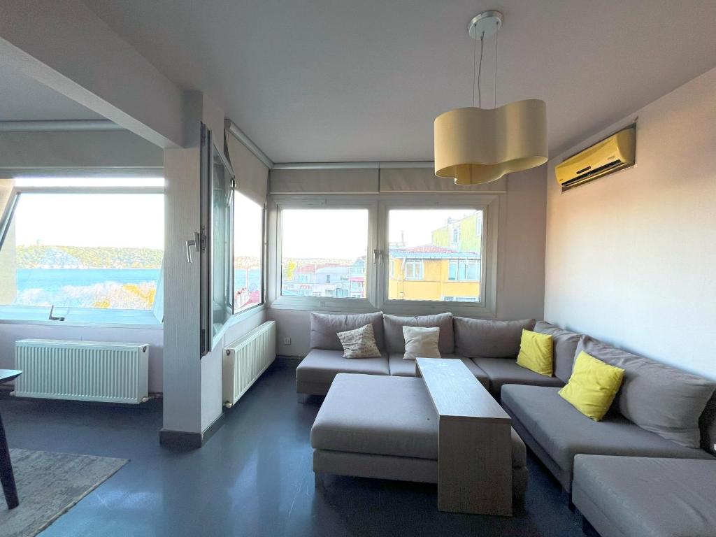 Stylish Apartment with Bosphorus View in Besiktas