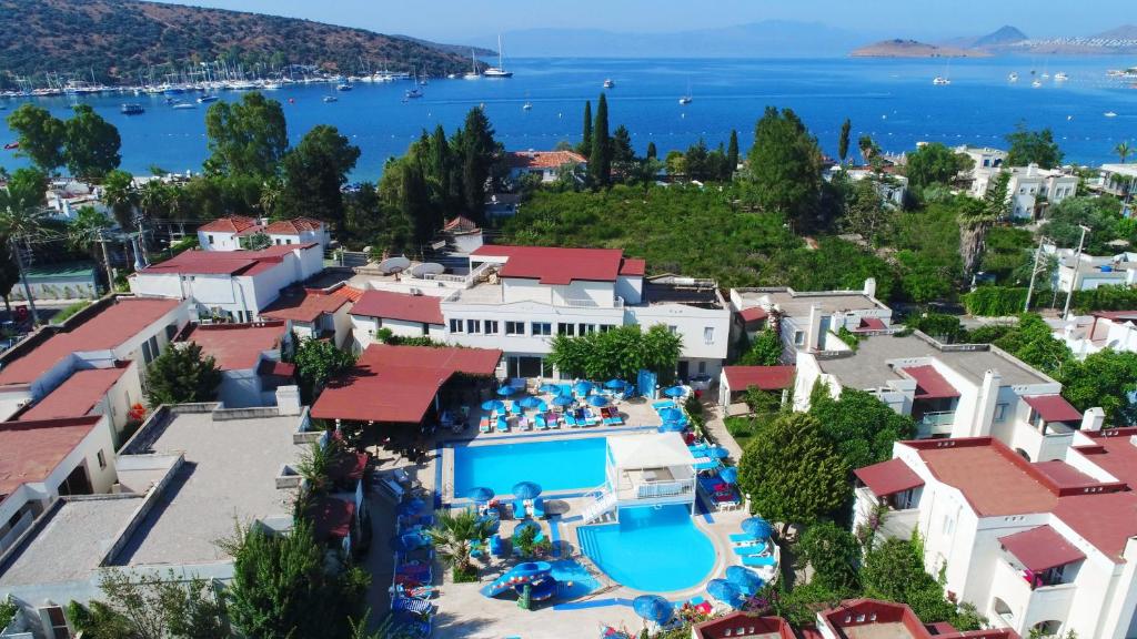 Summer Garden Suites Beach Hotel