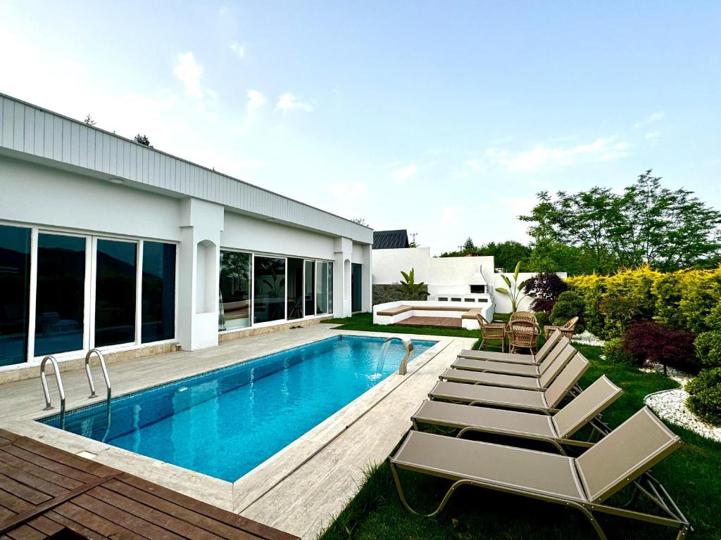 Twenvil Villa