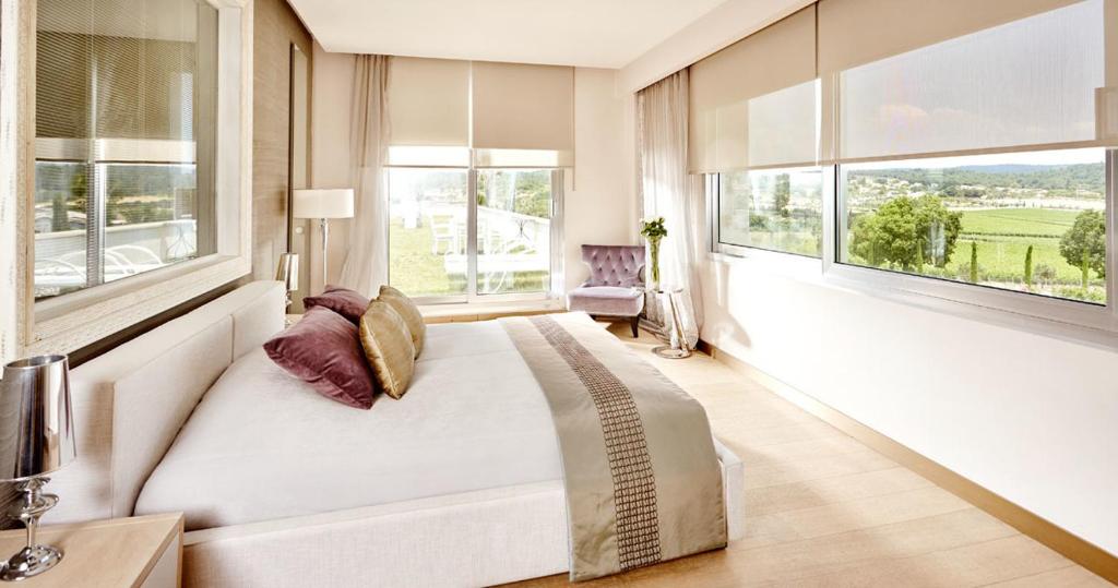 Two Rooms Hotel