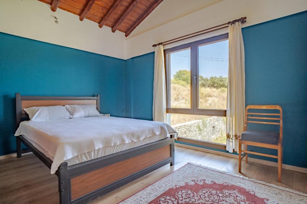 Urla - Taş Villa Dağ Evi