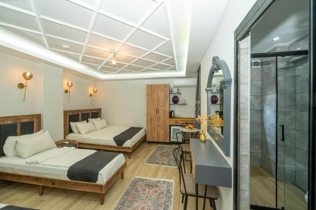 Valeria House