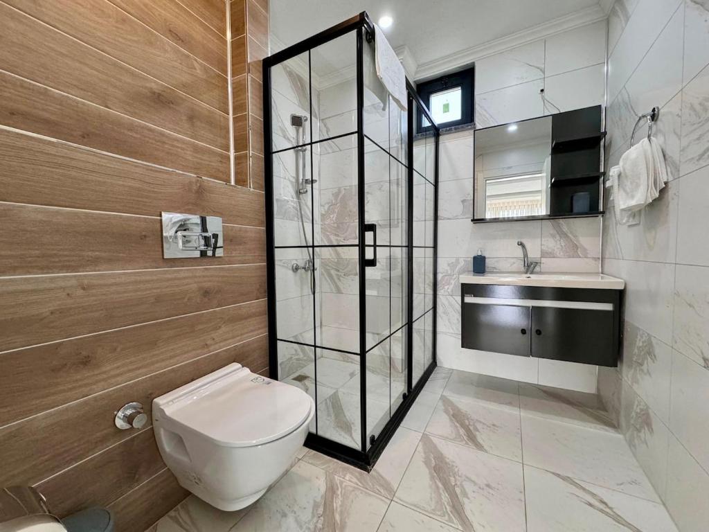 Very Stylish Villa with Heated Pool on Baghdad Street