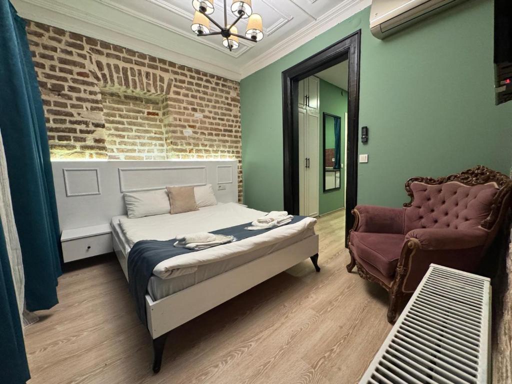 Volra Hotel