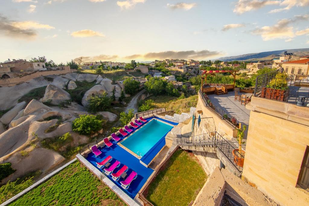 World Cave House - Hotel & Swimming Pool